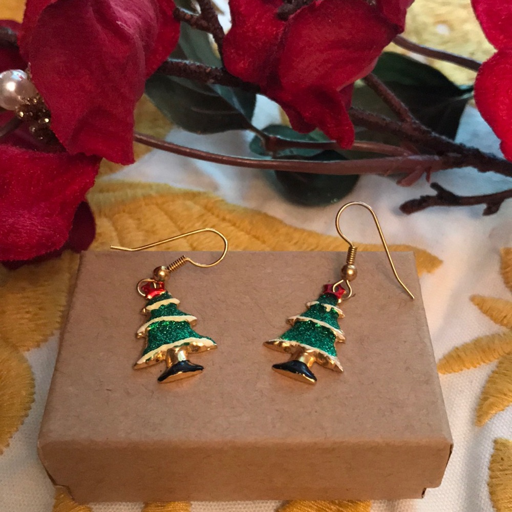 🎄🎄Super Cute Christmas Tree Earrings